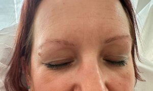 Semi Permanent Eyebrows — before